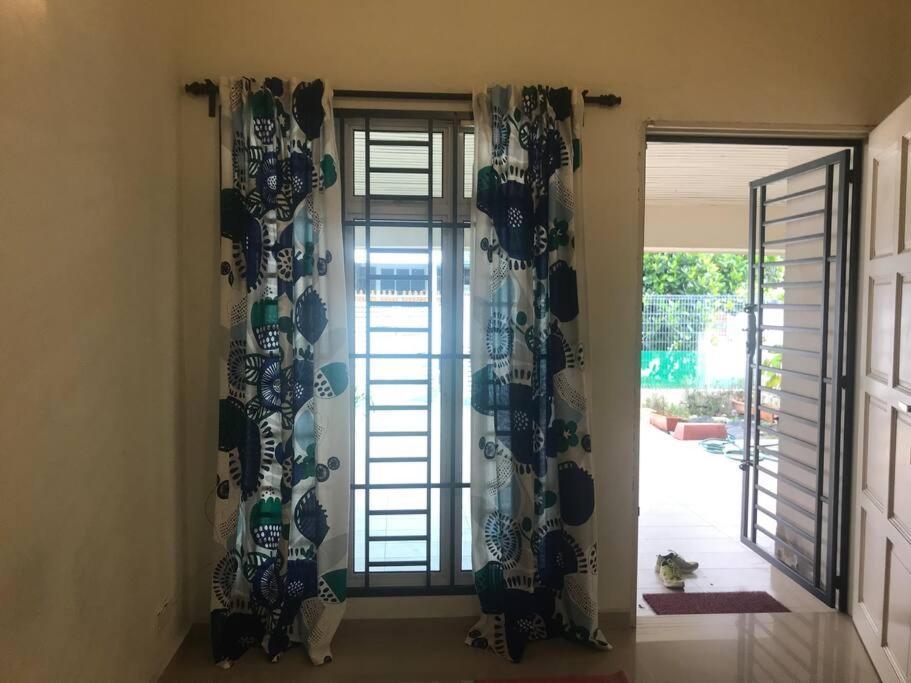 Terrace House Near Stulang Laut Ciq Midvalley Ksl For 7Pax Johor Bahru Exterior photo