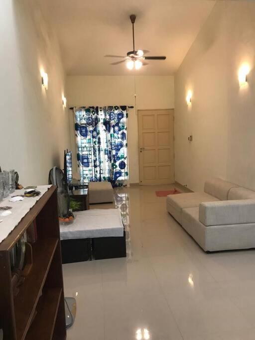 Terrace House Near Stulang Laut Ciq Midvalley Ksl For 7Pax Johor Bahru Exterior photo