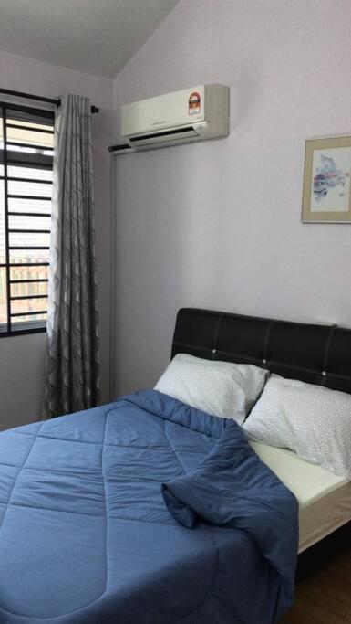 Terrace House Near Stulang Laut Ciq Midvalley Ksl For 7Pax Johor Bahru Exterior photo