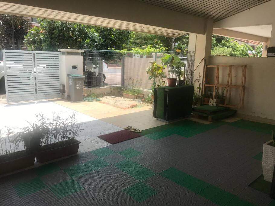 Terrace House Near Stulang Laut Ciq Midvalley Ksl For 7Pax Johor Bahru Exterior photo